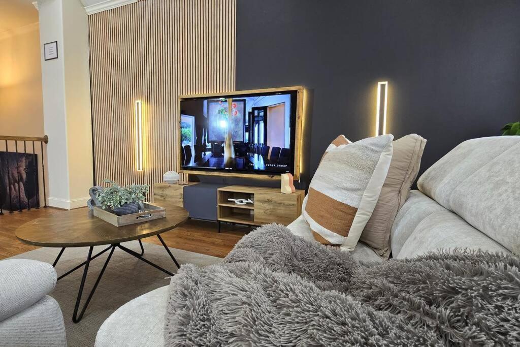Modern Galleria Gem Private Jacuzzi 3 Br Houston Exterior foto